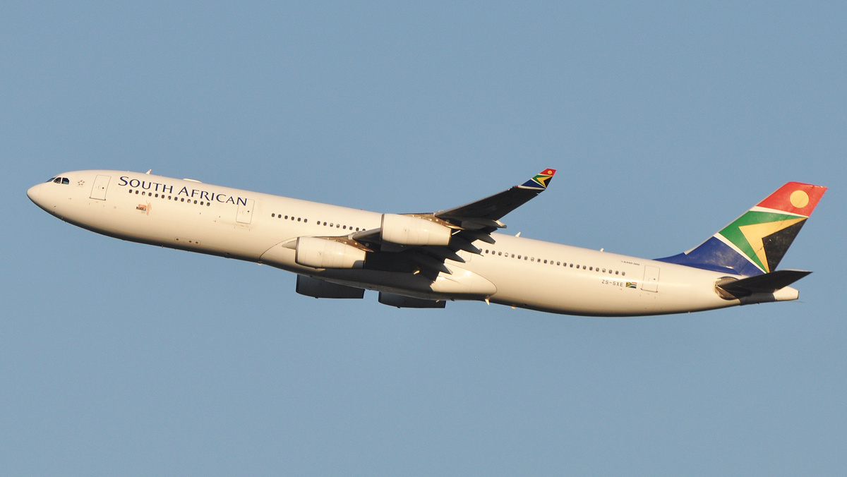 A pilot with a fake license for 20 years carried passengers